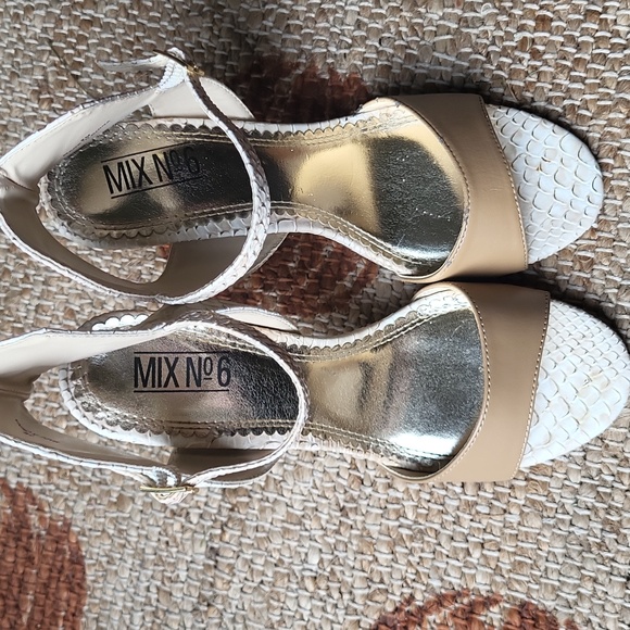 Like New Cream Stiletto Heels - Picture 2 of 6